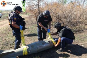 У ДСНС показали знищення ворожої авіабомби на Запоріжжі (ФОТО)