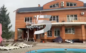 Опубліковано відео з місця удару по готелю в Запоріжжі