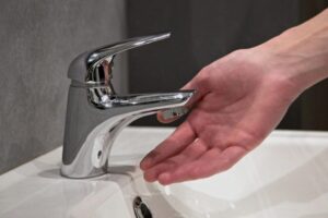 У Запоріжжі майже 3000 мешканців залишилися без воді через аварію: названо адреси