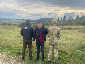 Намагалися незаконно перетнути кордон: на Львівщині затримали запоріжця з напарницею