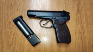 У Запоріжжі з аукціону продали пістолет: скільки заплатив переможець торгів (ФОТО)