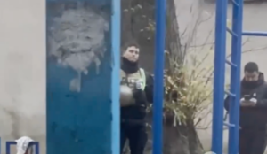 Знайдено труп на вулиці в Запоріжжі: працюють правоохоронці (ВІДЕО)