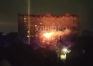 У Дніпрі ракетами атаковано ряд об’єктів (ВІДЕО)