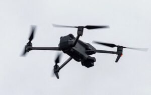 В Оріхові ворожий дрон влучив у вантажівку волонтерів