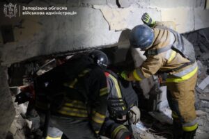 Кількість жертв ворожого удару в Запоріжжі зростає
