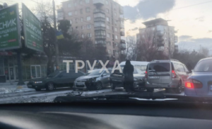 Запоріжців попереджають про небезпеку на дорогах