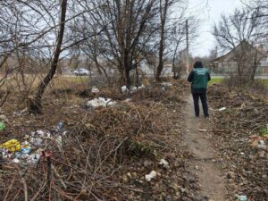У Запоріжжі виявили чергове стихійне звалище площею 100 квадратних метрів (ФОТО)