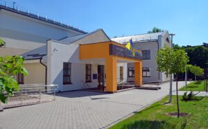 Оклад в 17 000 грн: в Запорожье суд объявил о вакантной должности