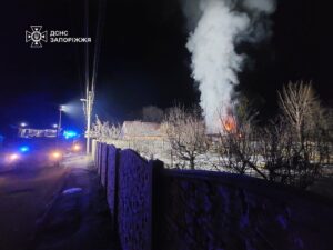 В ГСЧС показали последствия атаки БПЛА по городу Запорожье (ФОТО)