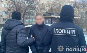 В Запорожье разоблачили женщину, которая продавала гранаты, патроны и огнестрельное оружие (ФОТО)