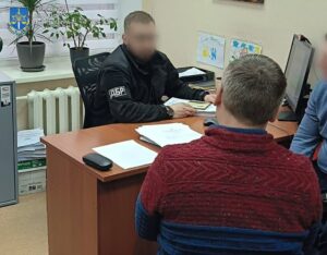 Экс-полицейский в Запорожье «сливал» данные умерших в ритуальную службу