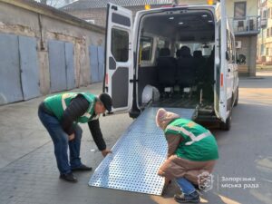 В Запорожье работает бесплатное «социальное такси»: кто и как может воспользоваться