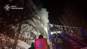 Опубліковані наслідки удару “Шахеду” по 9-ти поверхівці у Запоріжжі (ФОТО)