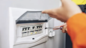 Почему приходят неправильные счета за свет в Запорожье и как это исправить