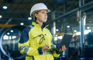 В Запорожье стартовало обучение для женщин на необычные профессии: перечень