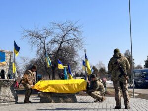 Кушугумская громада попрощалась с Героем, который погиб на Курщине (ФОТО)