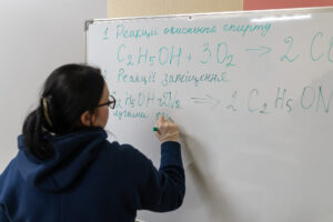 3D-принтер, лаунж-зона и интерактивные панели: под Запорожьем открыли новую «подземную» школу (ФОТО)