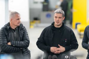 Вице-премьер-министр Украины Михаил Федоров и историк Йельского университета Тимоти Снайдер посетили Запорожье