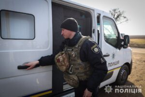 В Запорожской области из прифронтового села эвакуировали последнюю семью с ребенком (ФОТО)