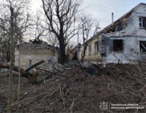 Под Запорожьем от обстрела из артиллерии разрушен дом: пострадала женщина