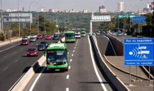 Италия передала для Запорожья 6 автобусов в качестве гуманитарной помощи