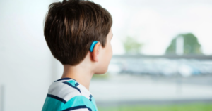 Як українцям безоплатно отримати слухові апарати: роз’яснення МОЗ