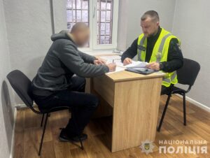 В Запорожье задержали квартирного вора: вынес ценности и ноутбук