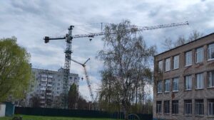 У Запоріжжі змонтували гігантський кран для будівництва підземної школи (ФОТО, ВІДЕО)