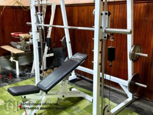 «Спорт, що лікує»: у Запоріжжі ветерани безоплатно проходять реабілітацію в спортзалі