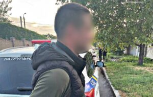 У Запоріжжі двоє чоловіків викрали платіжний термінал з магазину (ФОТО)
