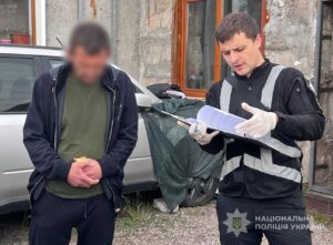 У Запоріжжі викрили группу чоловіків, які незаконно вивезли 6 тонн металу з бази відпочинку (ФОТО)