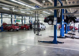 У Запоріжжі виставлено на продаж сучасний автоцентр з СТО (ФОТО)