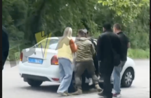 ТЦК у Запоріжжі забрало хлопця просто на очах у матері, – соцмережі (ВІДЕО)