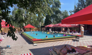 У Запоріжжі анонсували відкриття сезону біля басейну: ціни вже опубліковано (ФОТО)
