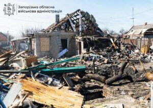 Люди під завалами: ворог атакував Пологівський район керованими авіабомбами