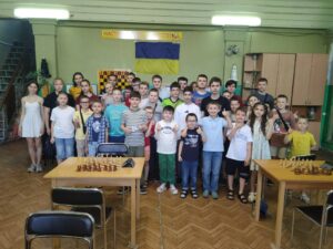 Свято шахів у клубі «ДУМКА»: майстер-клас від чемпіона та наймасовіший дитячий турнір (ФОТО)