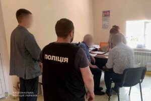 На Запоріжжі викрили службовців, які незаконно заробили 1,4 мільйони гривень