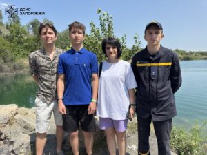 У Запоріжжі двоє хлопців врятували підлітка, який тонув у воді