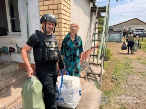 Поліція евакуювала двох жінок з Приморського на Запоріжжі