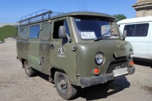 Як виглядає бригадний автомобіль обленерго, який потрапив під обстріл на Запоріжжі (ФОТО)