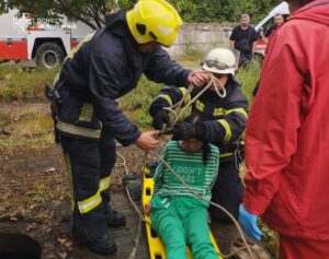 У Запоріжжі 60-річна жінка впала в колодязь: її врятували (ФОТО)