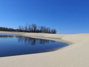 У мережі показали неймовірне місце в Запоріжжі на березі Дніпра (ВІДЕО)