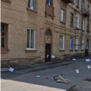 У Запоріжжі триває ліквідація нічного ракетного удару: як зараз виглядають пошкоджені будинки та гуртожиток (ВІДЕО)