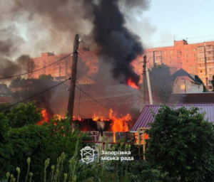 У Запоріжжі з висоти показали масштаби руйнувань після нічної атаки: знищено майже весь провулок (ФОТО)