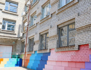 У Запоріжжі в гімназії встановили ударостійкі вікна нового зразка (ФОТО)