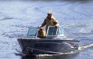 Запорізький рибоохоронний патруль створив пункт контролю біля ДніпроГЕС: що відомо (ВІДЕО)