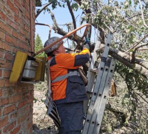 У Запоріжжі через ворожу атаку пошкоджено газопровід: 13 квартир залишилися без газу (ФОТО)