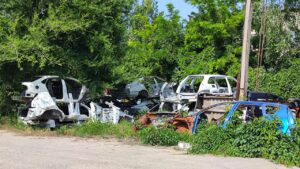 Як у Запоріжжі виглядає кладовище старих та поламаних авто (ФОТО, ВІДЕО)