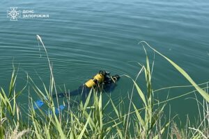 Тіло знайшли на глибині 10 метрів: у Запоріжжі 17-річний хлопець загинув на кар’єрі (ФОТО, ВІДЕО)