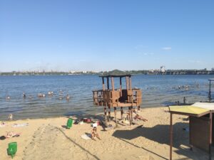“Тепер це наше море”: де попри заборону масово відпочивають люди в Запоріжжі (ВІДЕО)